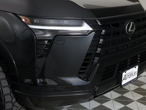 Used 2025 Lexus GX 550 w/ Accessory Package (Z1) image 47