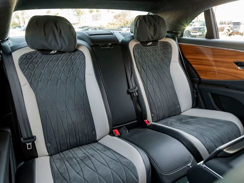 Certified 2023 Bentley Flying Spur S V8 AWD/4WD image 33