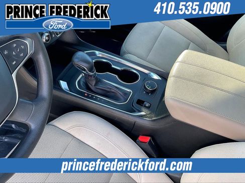 Used 2022 Chevrolet Traverse LS image 16