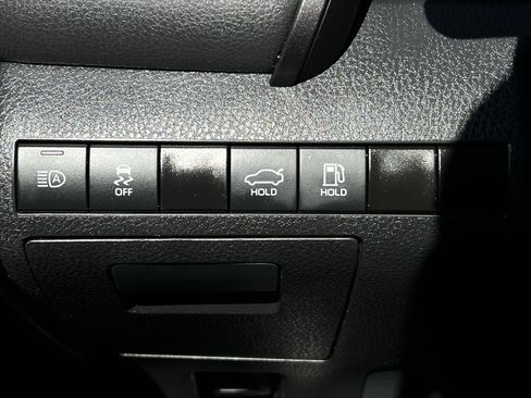 Used 2024 Toyota Camry SE image 14