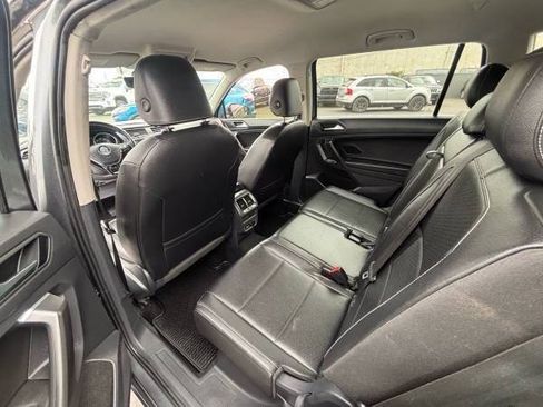 Used 2021 Volkswagen Tiguan SE FWD image 13