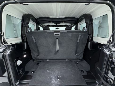 Used 2025 Jeep Wrangler Sport image 7