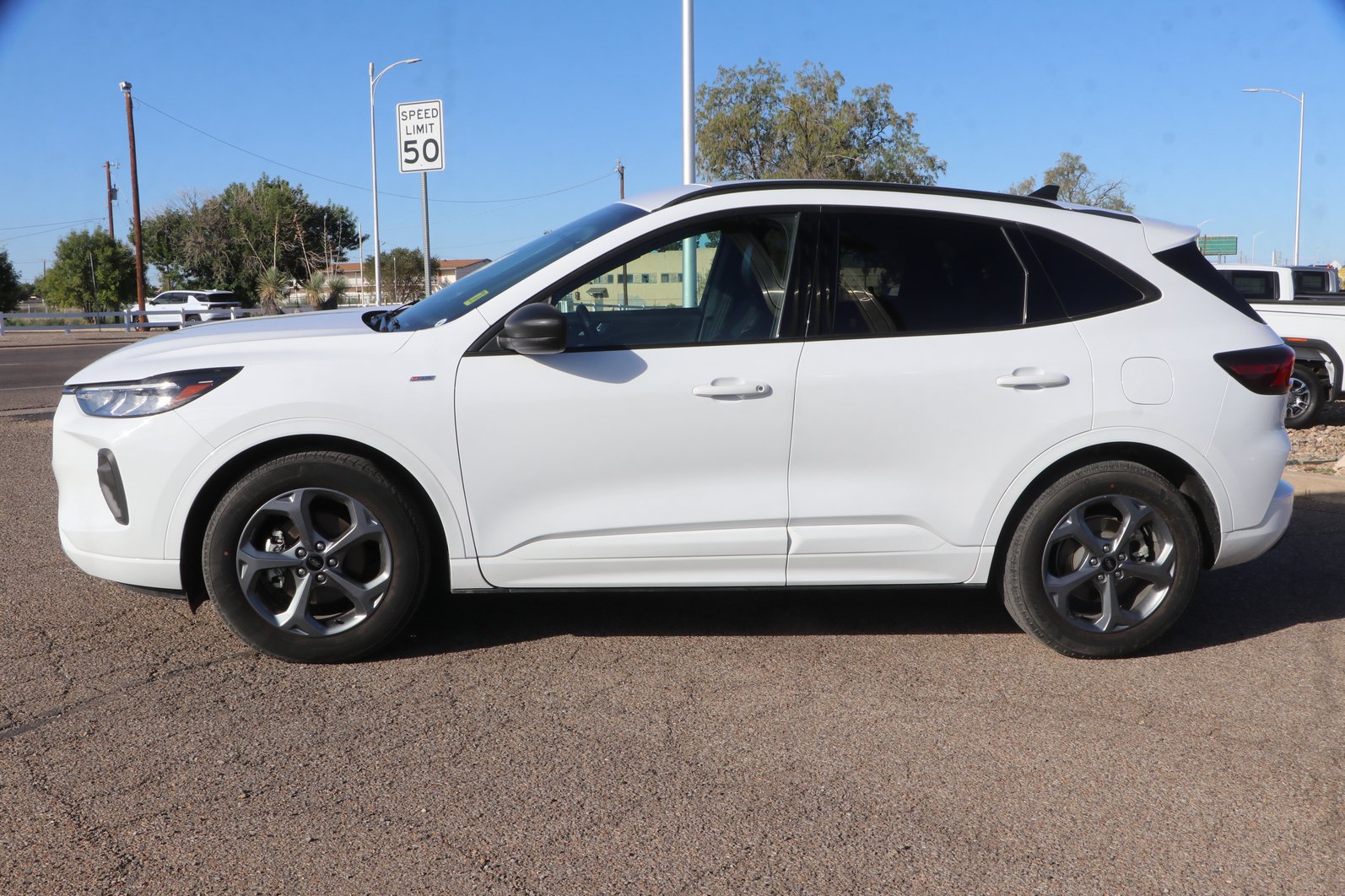 Used 2023 Ford Escape ST-Line w/ Tech Pack #1 FWD image 4