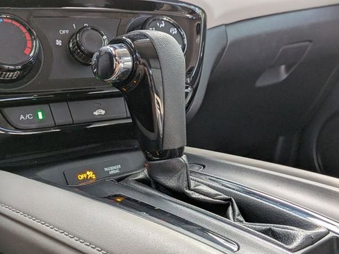 Used 2019 Honda HR-V LX image 14