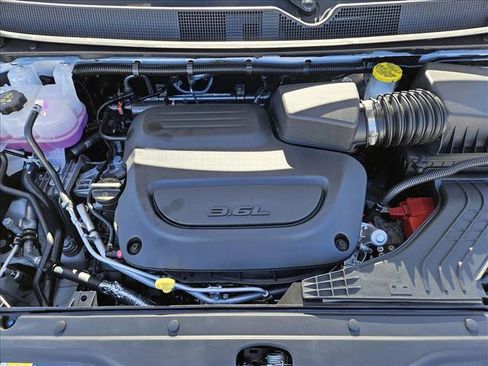 New 2025 Chrysler Voyager LX image 16