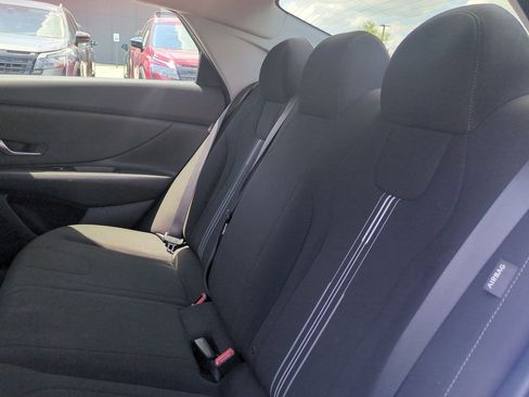 Used 2024 Hyundai Elantra SEL FWD image 31