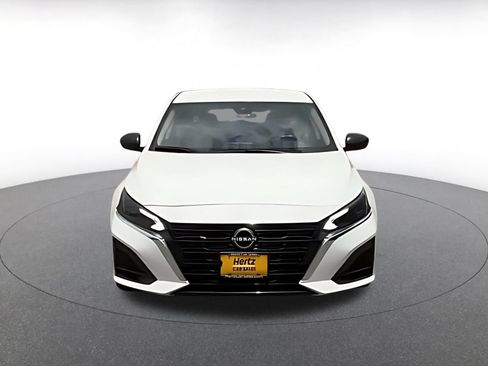 Used 2025 Nissan Altima 2.5 SV FWD image 4