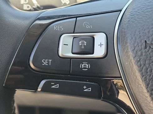 Used 2021 Volkswagen Tiguan SEL FWD image 30