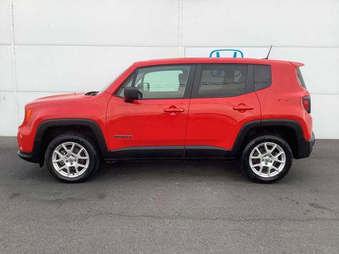Used 2023 Jeep Renegade Latitude image 2