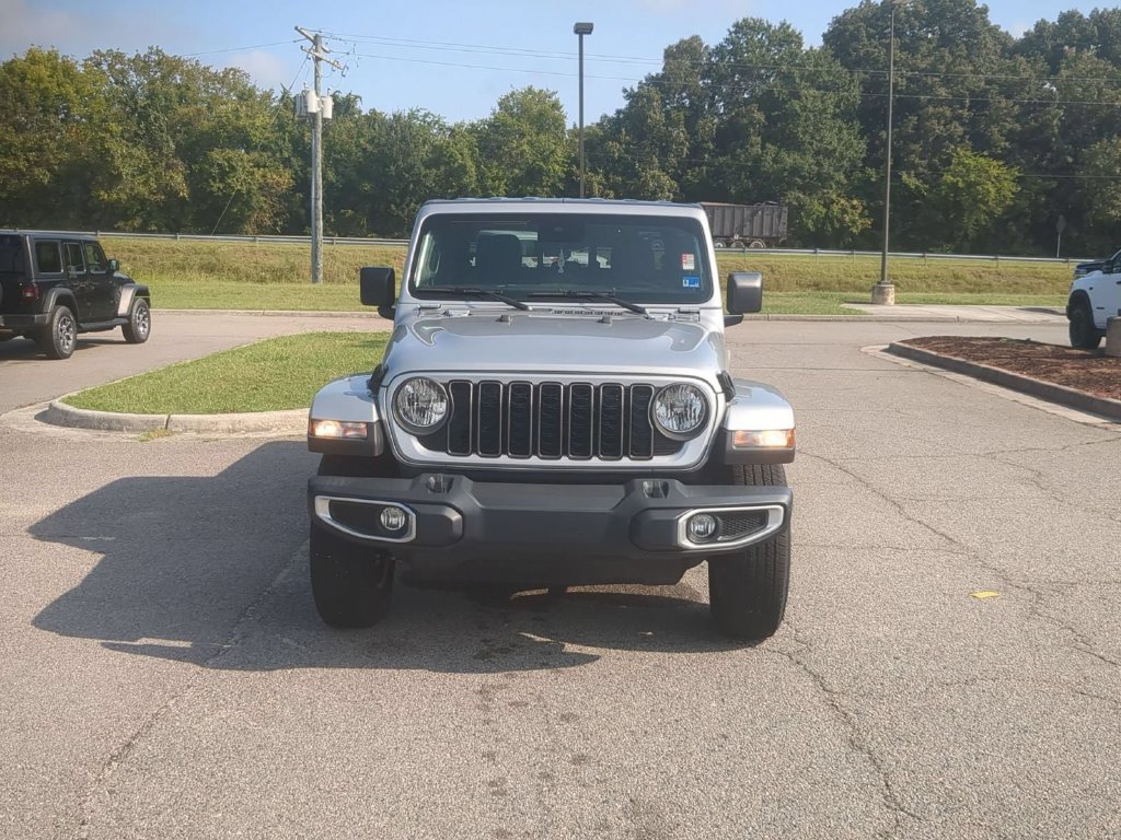 Used 2024 Jeep Gladiator Sport AWD/4WD image 8