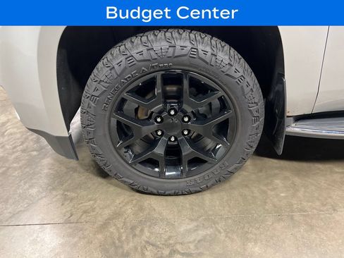 Used 2016 GMC Yukon SLT w/ Open Road Package AWD/4WD image 9