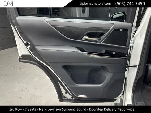 Used 2024 Lexus LX 600 4WD w/ Interior Upgrade Package image 29