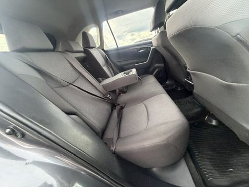 Used 2019 Toyota RAV4 XLE FWD image 11