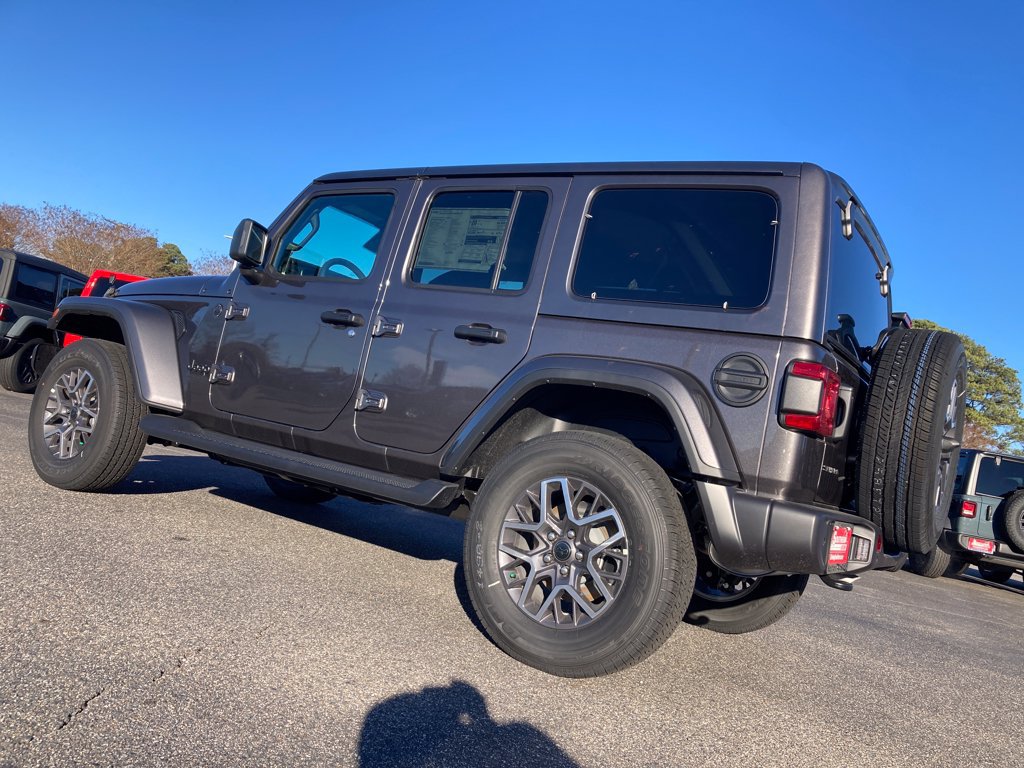 New 2026 Jeep Wrangler Unlimited Sahara AWD/4WD image 3