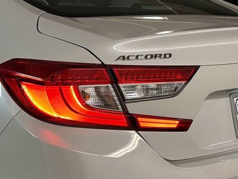 Used 2018 Honda Accord LX image 8