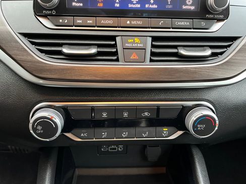 Used 2024 Nissan Altima 2.5 SV image 17