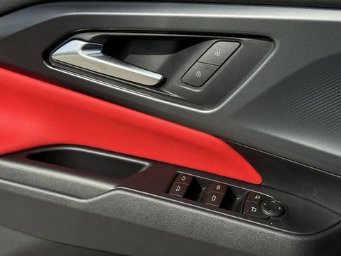 New 2026 Chevrolet Equinox EV RS image 18