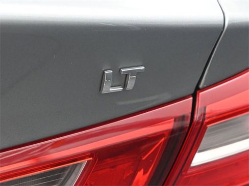 Used 2023 Chevrolet Malibu LT image 29