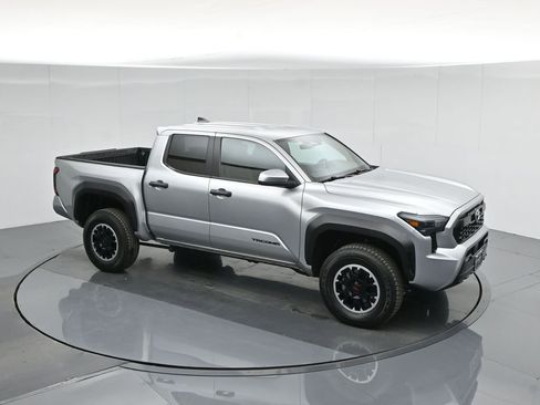 Used 2024 Toyota Tacoma TRD Off-Road image 43