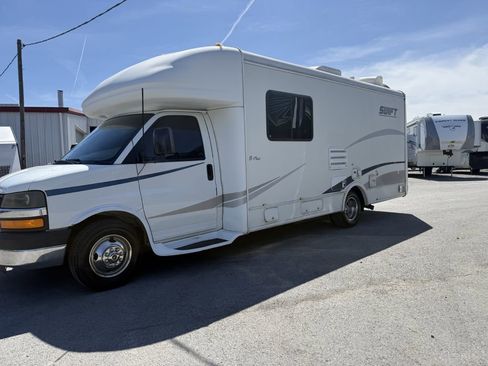 Used 2004 Chevrolet Express 3500 w/ RV Package. Upfitter Option RWD image 39