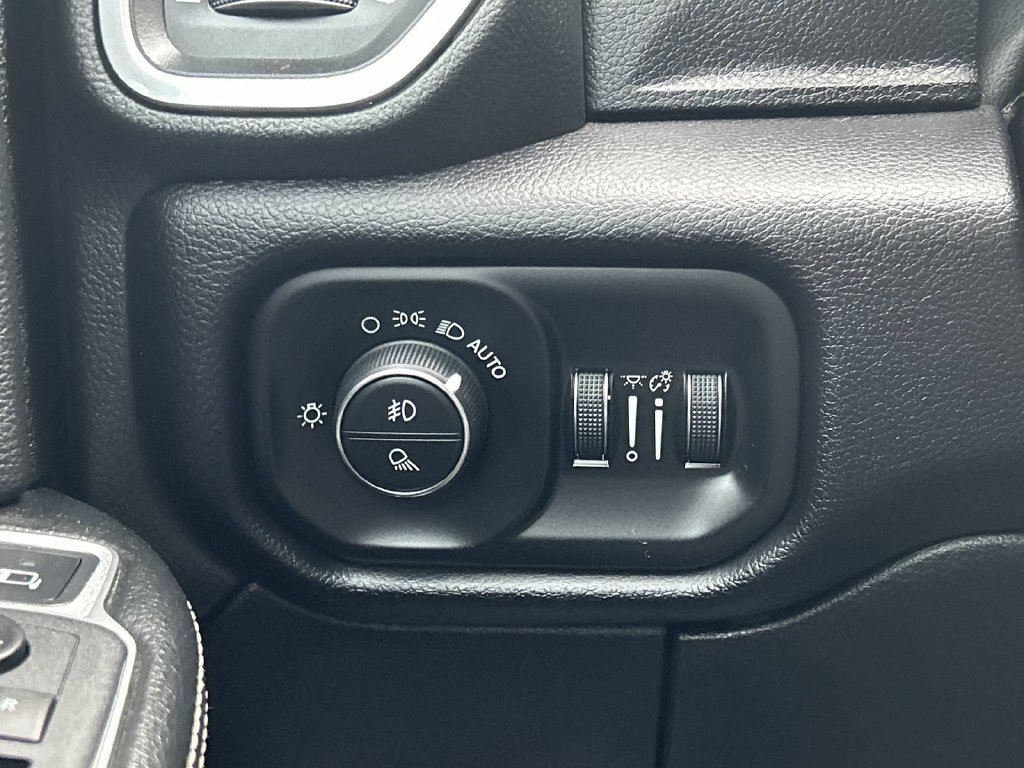 Used 2021 RAM 3500 Laramie AWD/4WD image 22