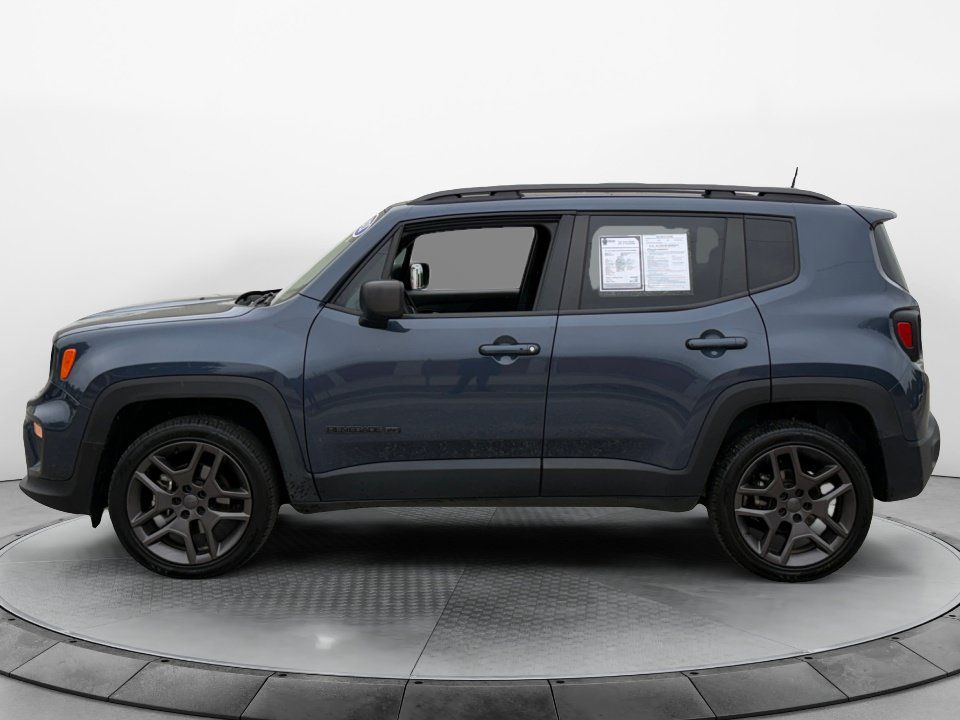 Used 2021 Jeep Renegade Latitude w/ Sun & Sound Group AWD/4WD image 4