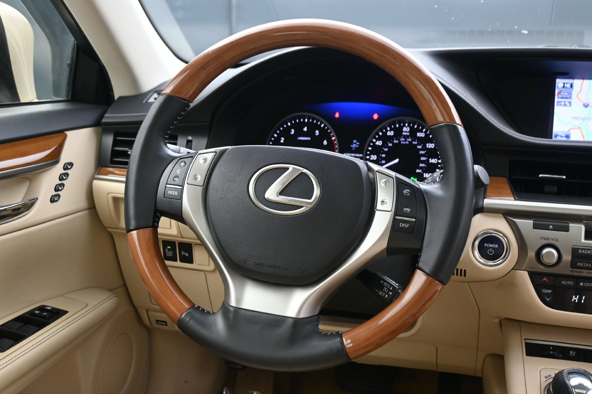 Used 2013 Lexus ES 300h w/ Luxury Pkg FWD image 17