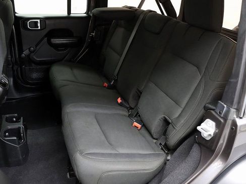Used 2018 Jeep Wrangler Unlimited Sport image 11