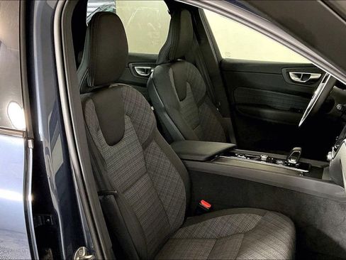 Used 2025 Volvo XC60 T8 Core AWD/4WD image 6