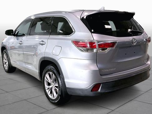 Used 2014 Toyota Highlander XLE image 12