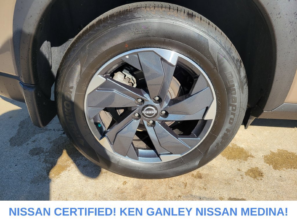 Certified 2024 Nissan Rogue SV w/ SV Premium Package AWD/4WD image 21