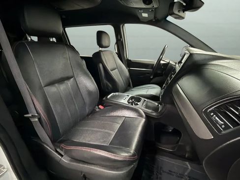 Used 2019 Dodge Grand Caravan GT FWD image 22
