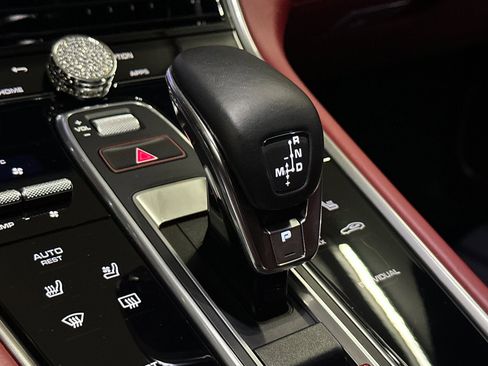Used 2023 Porsche Panamera image 21