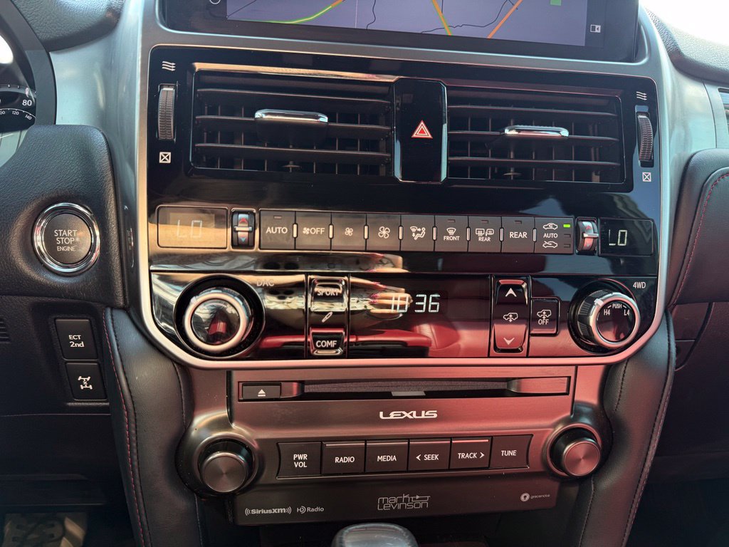 Used 2023 Lexus GX 460 Luxury w/ Sport Design Package AWD/4WD image 18