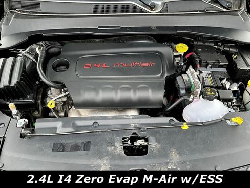 Used 2018 Jeep Compass Latitude w/ Popular Equipment Group FWD image 29