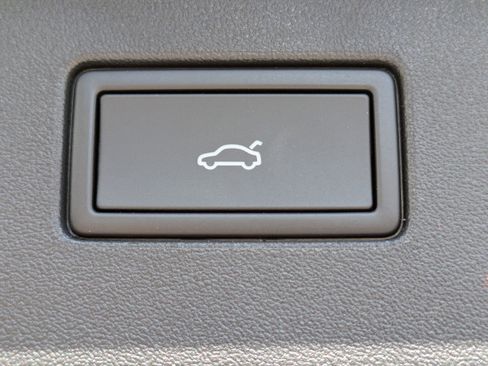 New 2026 Volkswagen Tiguan SE image 14