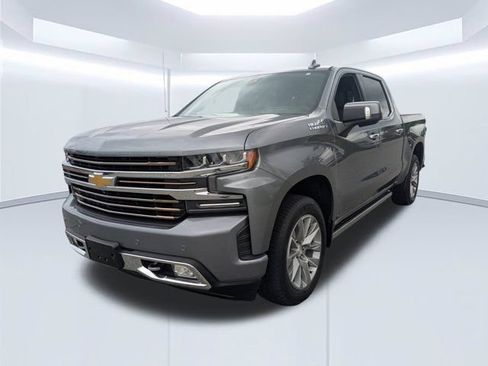 Used 2019 Chevrolet Silverado 1500 High Country w/ Technology Package AWD/4WD image 8