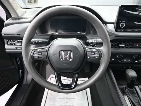 Used 2023 Honda Accord EX image 10