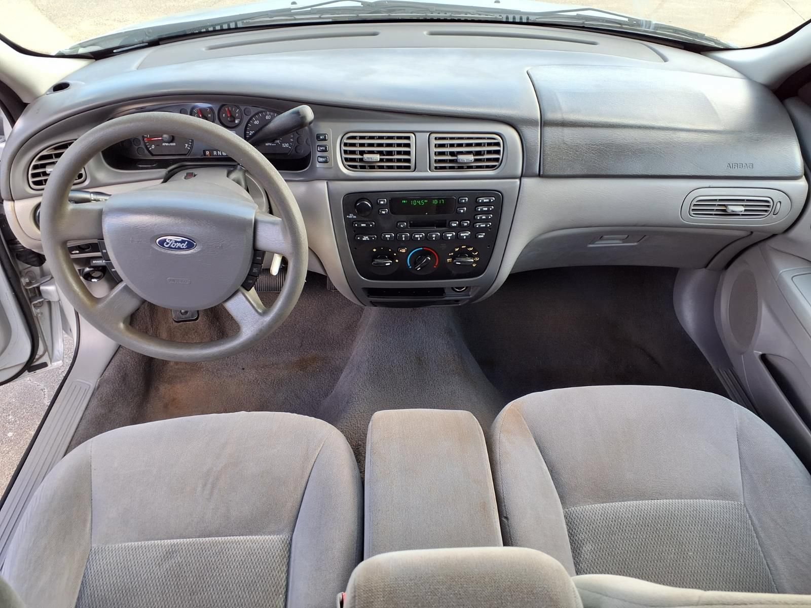 Used 2005 Ford Taurus SE FWD image 11
