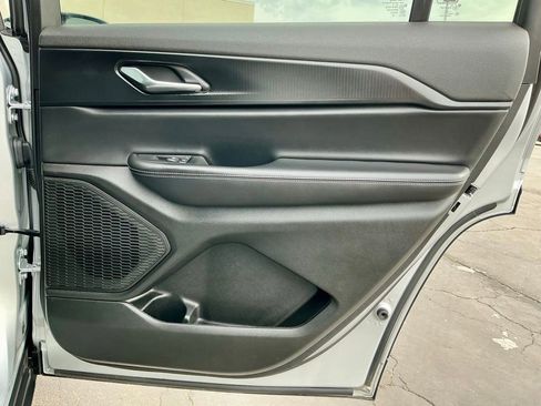 Used 2025 Jeep Grand Cherokee L Laredo image 26