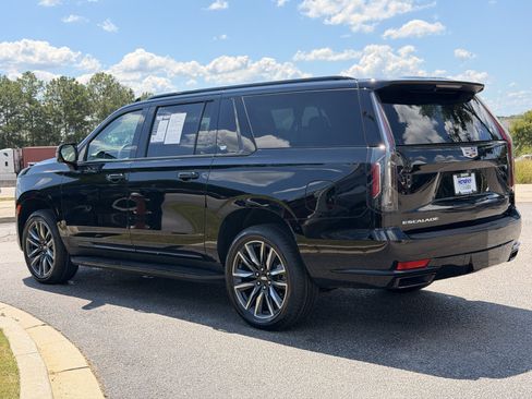 Used 2024 Cadillac Escalade ESV Sport Platinum AWD/4WD image 10