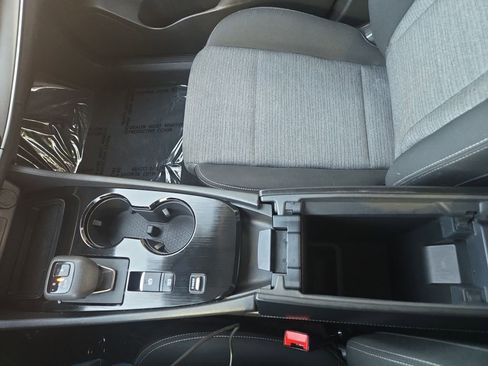 Used 2023 Nissan Rogue SV image 24