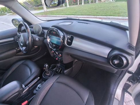 Used 2023 MINI Cooper 4-Door Hardtop FWD image 19