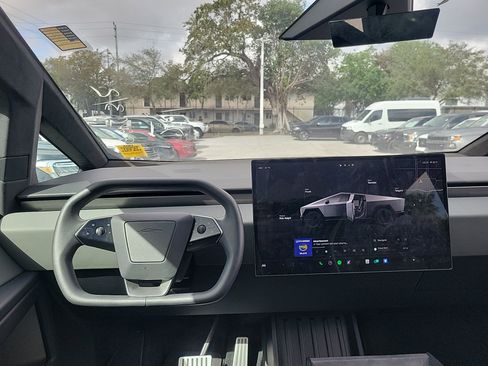 Used 2025 Tesla Cybertruck AWD Crew Cab image 21