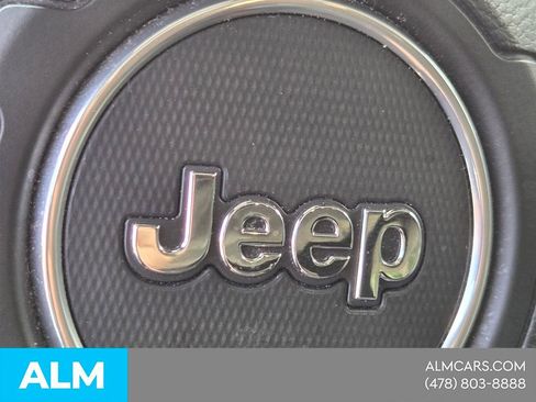 Used 2025 Jeep Wrangler Unlimited Sahara AWD/4WD image 31