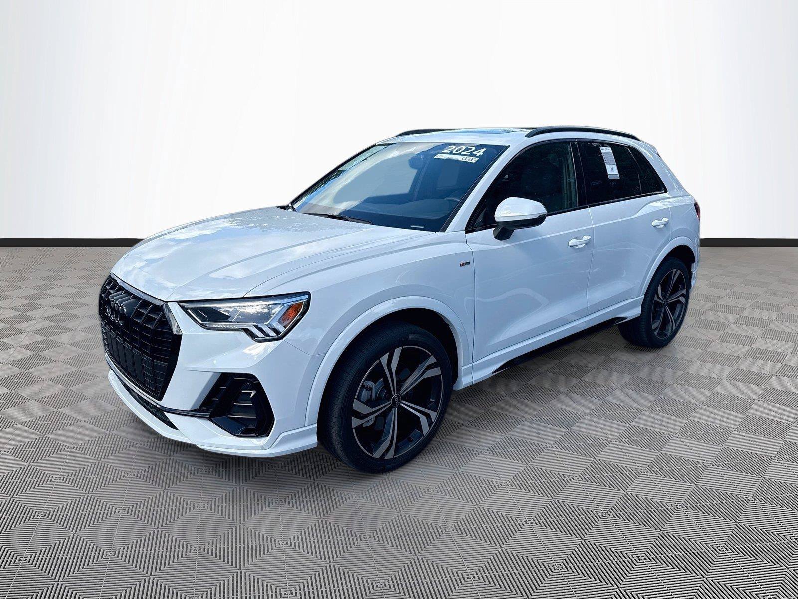 Certified 2024 Audi Q3 2.0T Premium Plus w/ Premium Plus Package AWD/4WD image 3