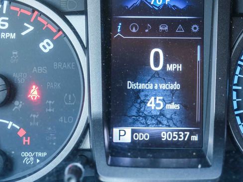 Certified 2022 Toyota Tacoma TRD Off-Road w/ TRD Premium Off Road Package AWD/4WD image 26