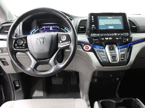 Used 2019 Honda Odyssey Elite image 2