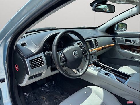 Used 2012 Jaguar XF RWD image 6