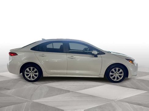 Used 2025 Toyota Corolla LE FWD image 9
